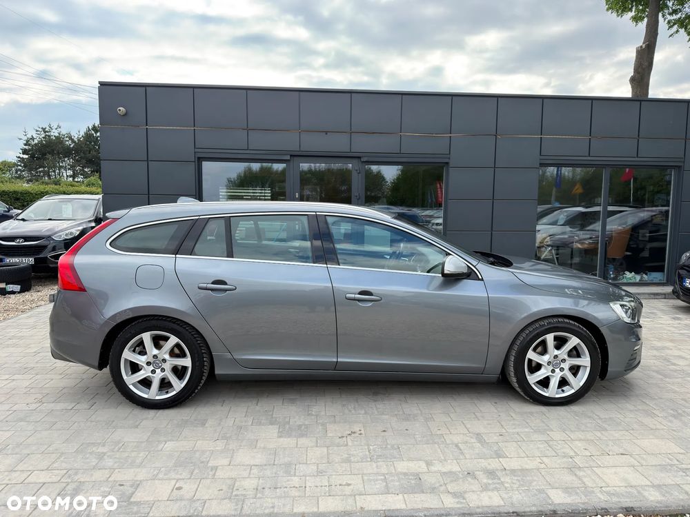 Volvo V60 D3 Drive-E R-Design Momentum - 17