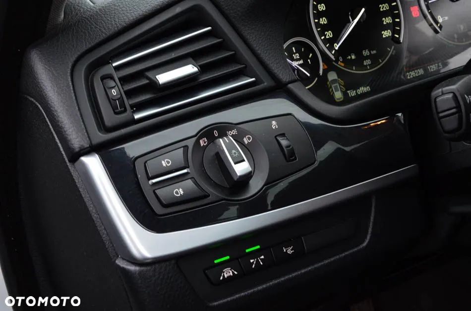 BMW Seria 5 520d Touring Luxury Line - 29