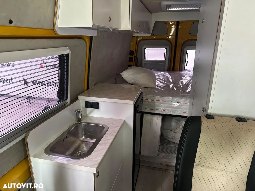 Mercedes-Benz Sprinter - 28