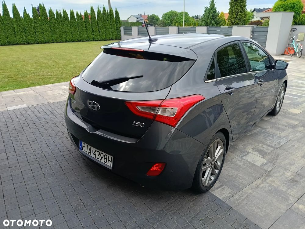 Hyundai i30 blue 1.6 GDI YES Gold - 18