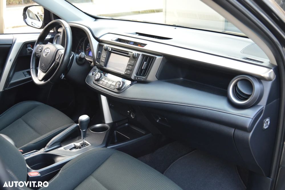 Toyota RAV4 2.2 D-4D 4x4 Automatik Edition - 18