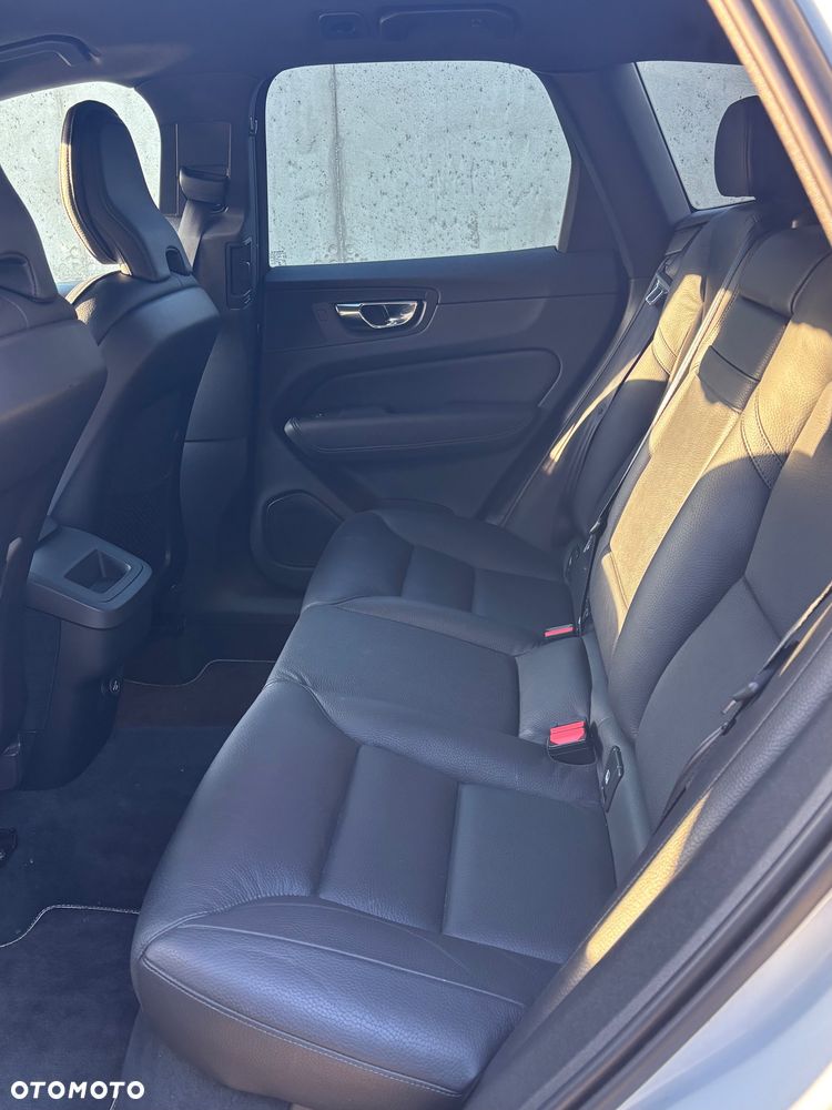 Volvo XC 60 T4 R-Design - 18