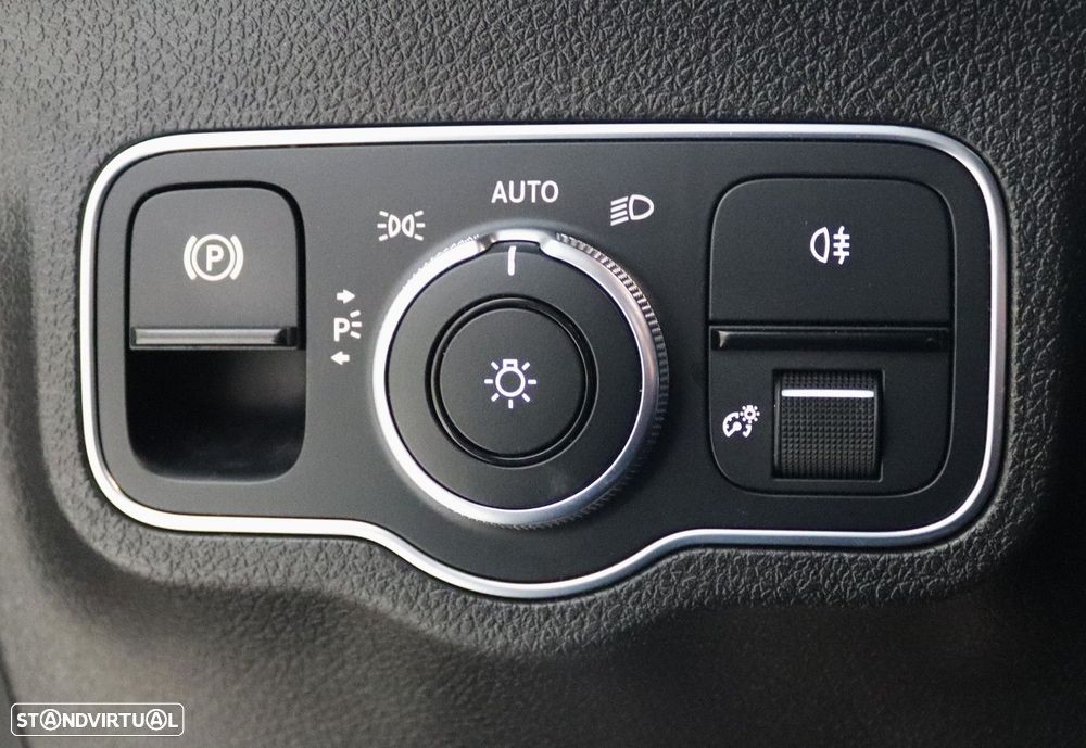 Mercedes-Benz GLB 180 d Progressive - 12