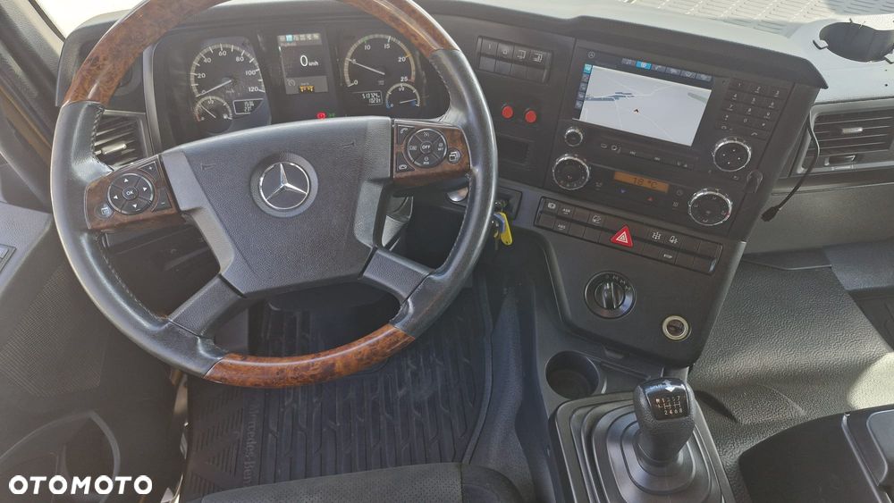 Mercedes-Benz AROCS - 18