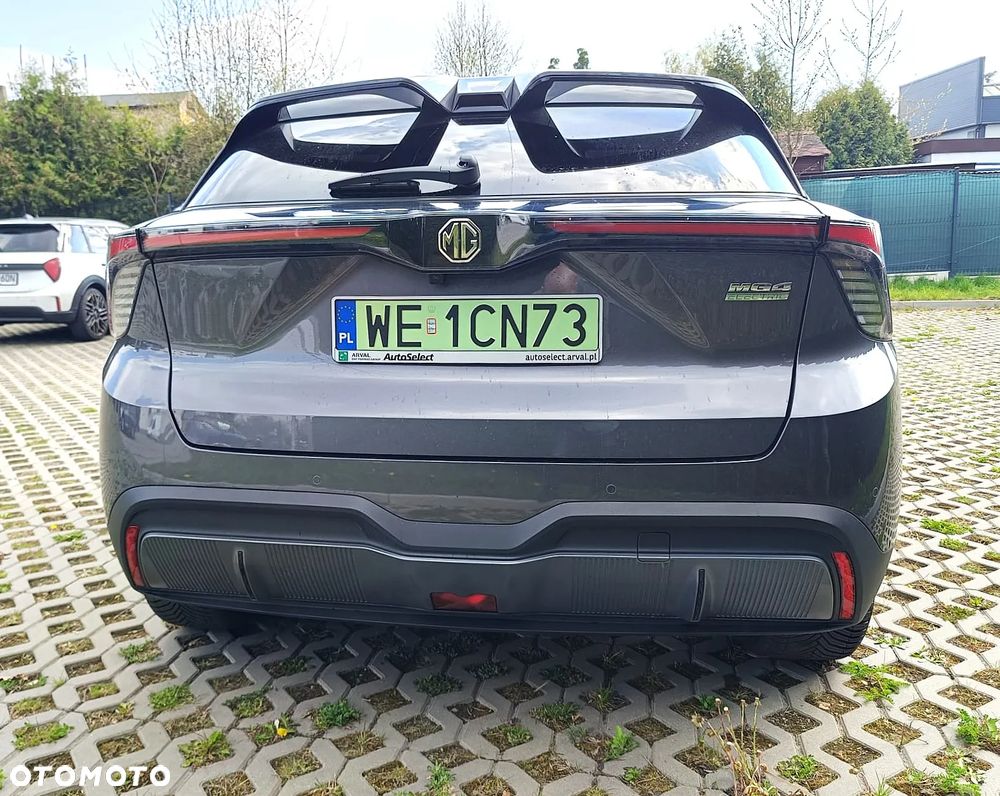 MG 4 Luxury 64 kWh - 33