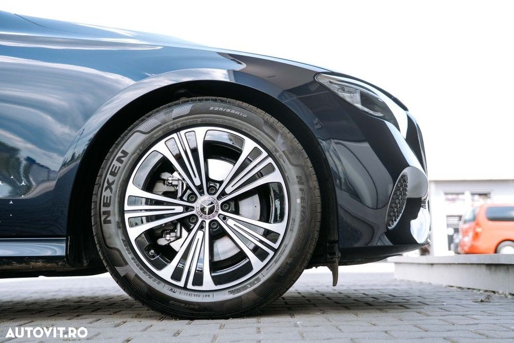 Mercedes-Benz E - 16