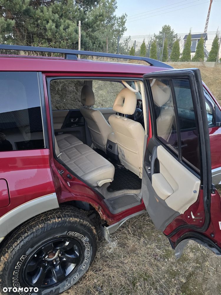 Mitsubishi Montero - 20