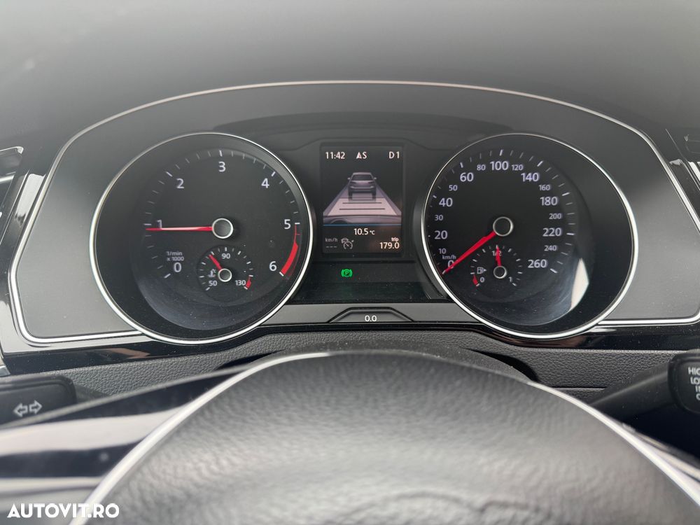 Volkswagen Passat 2.0 TDI DSG Highline - 19