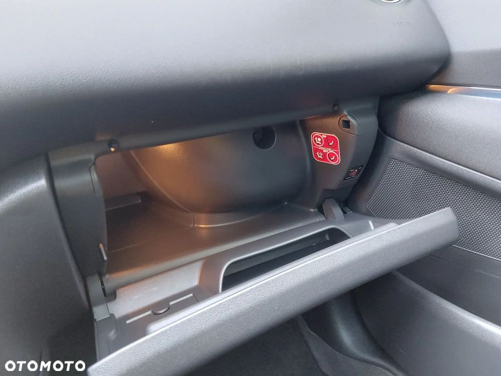 Peugeot 5008 1.6 THP Active - 21