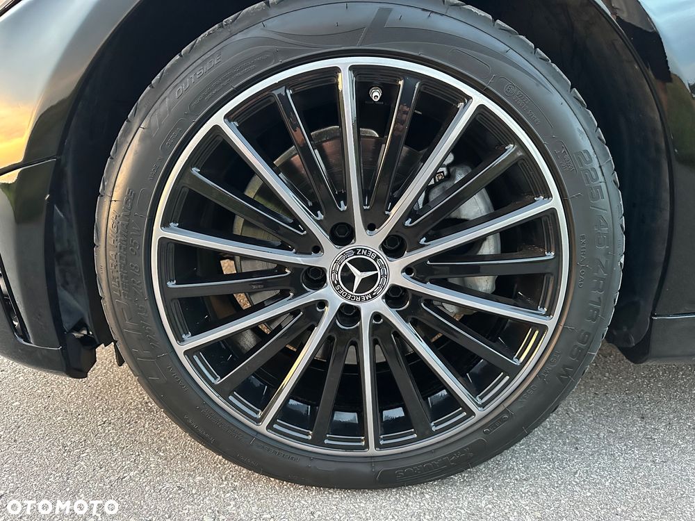 Mercedes-Benz Klasa C 300 T 9G-TRONIC AMG Line - 13