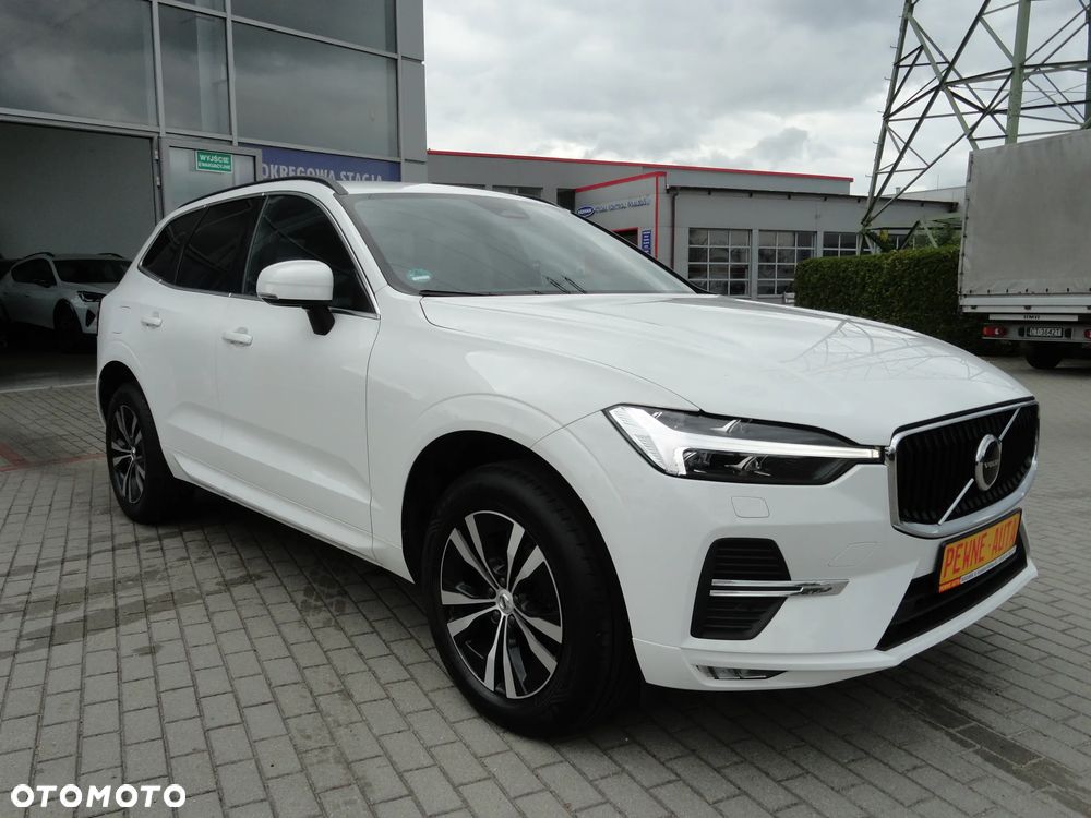 Volvo XC 60 B4 D AWD Geartronic Momentum Pro - 4
