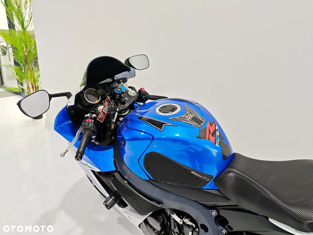 Suzuki GSX-R - 15