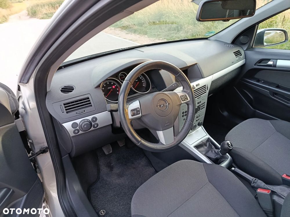 Opel Astra 1.6 Color Edition - 18