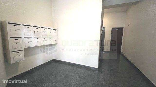 Apartamento T2+1 | Boavista | junto à Rotunda | Totalmente restaurado - Grande imagem: 2/10