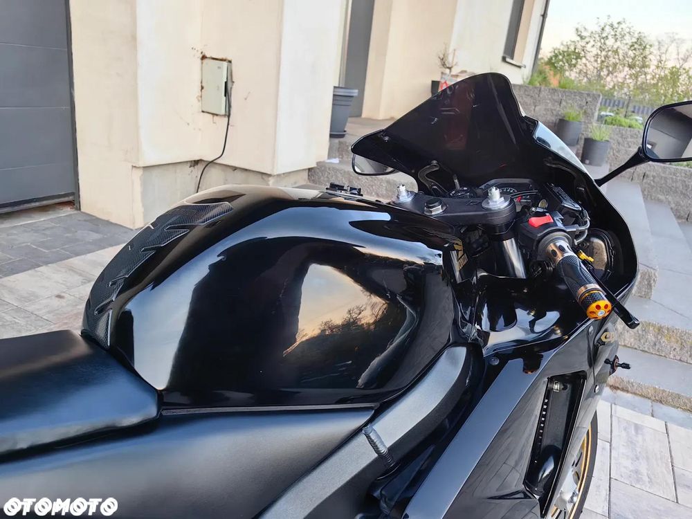 Honda CBR - 9