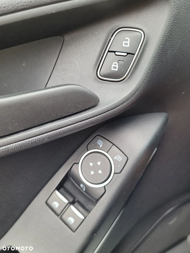 Ford Fiesta 1.0 EcoBoost S&S COOL&CONNECT - 24