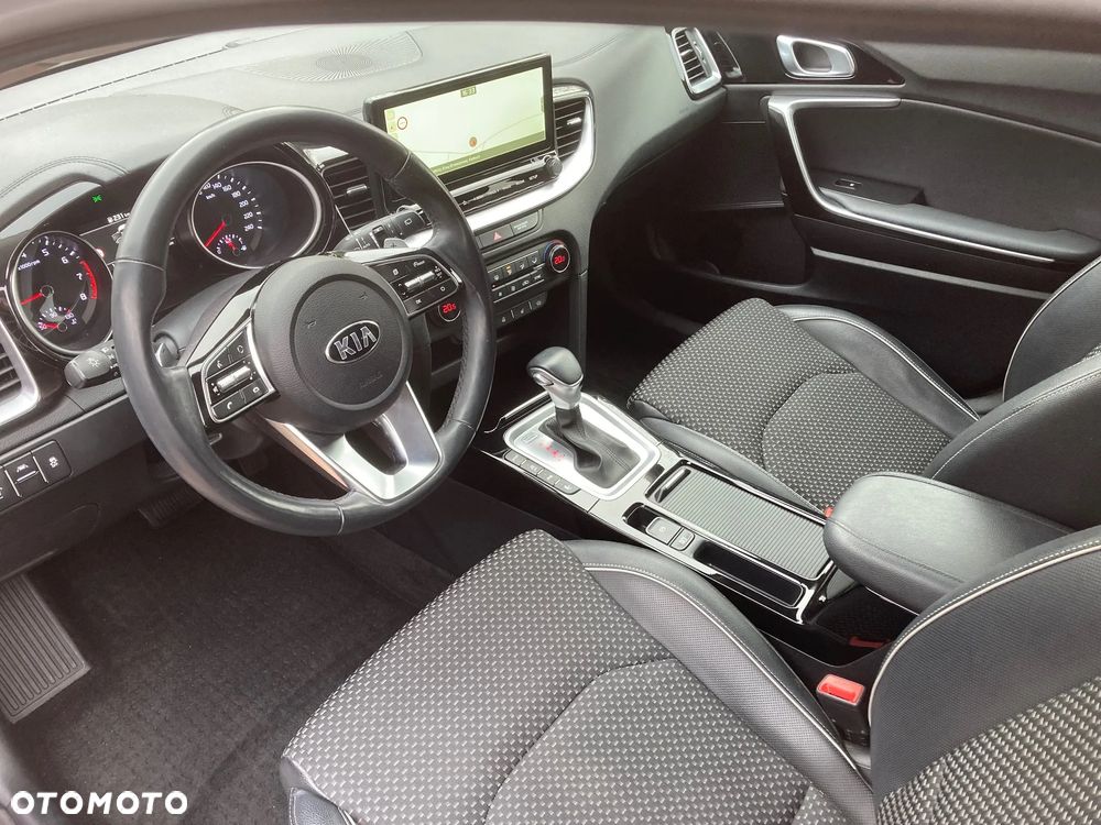 Kia XCeed 1.5 T-GDI Business Line DCT - 19