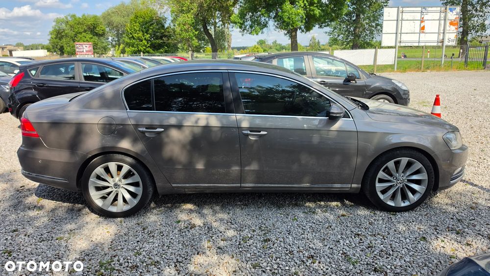 Volkswagen Passat 2.0 TDI Highline DSG - 8
