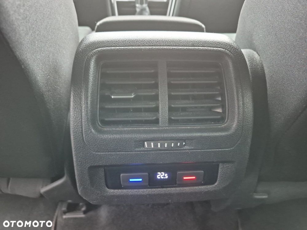 Volkswagen Touran 2.0 TDI BMT Highline - 11