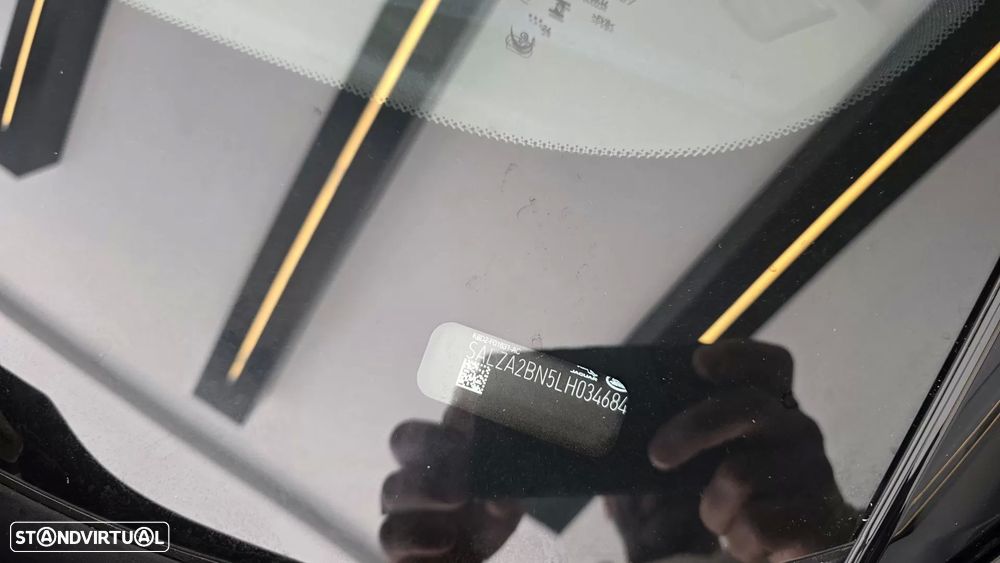 Land Rover Range Rover Evoque 2.0 D150 AWD R-Dynamic S Auto - 30