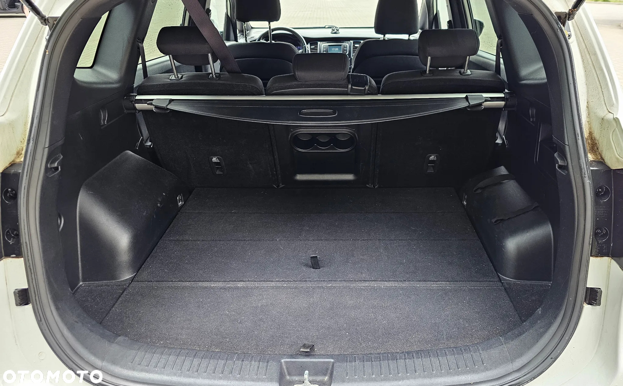 Kia Carens - 9