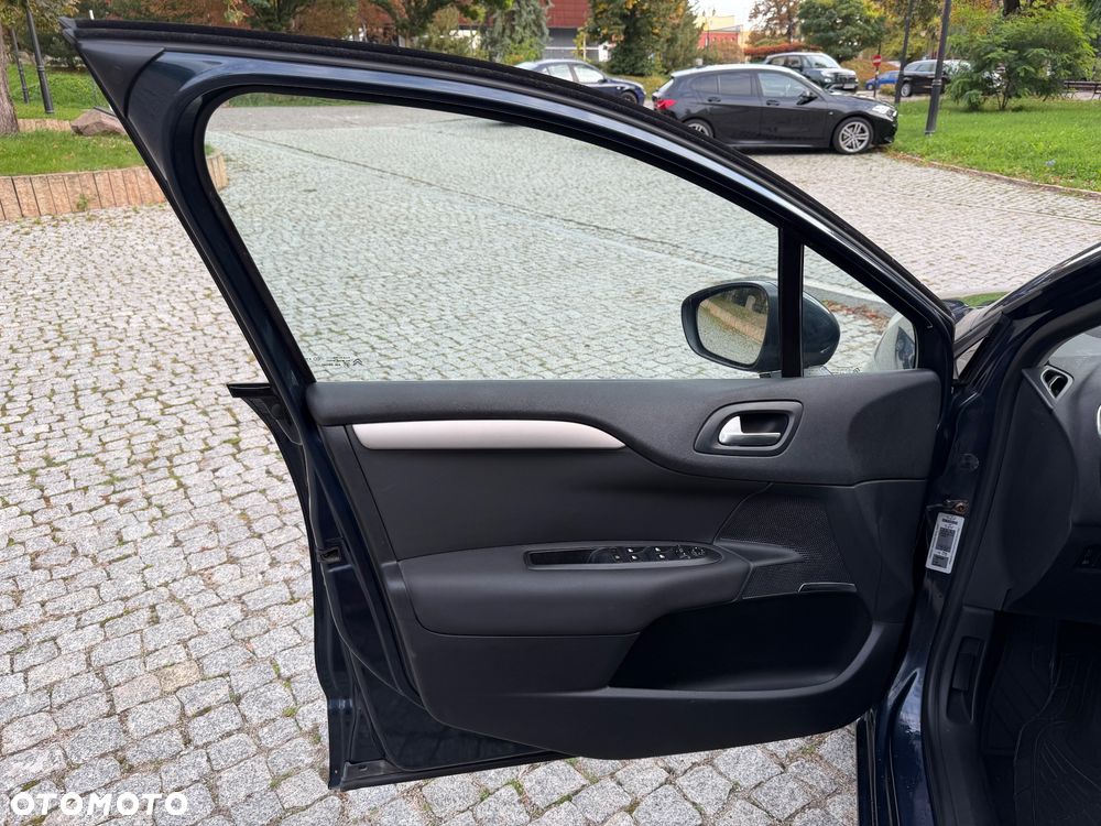 Citroën C4 VTi 120 Style - 26