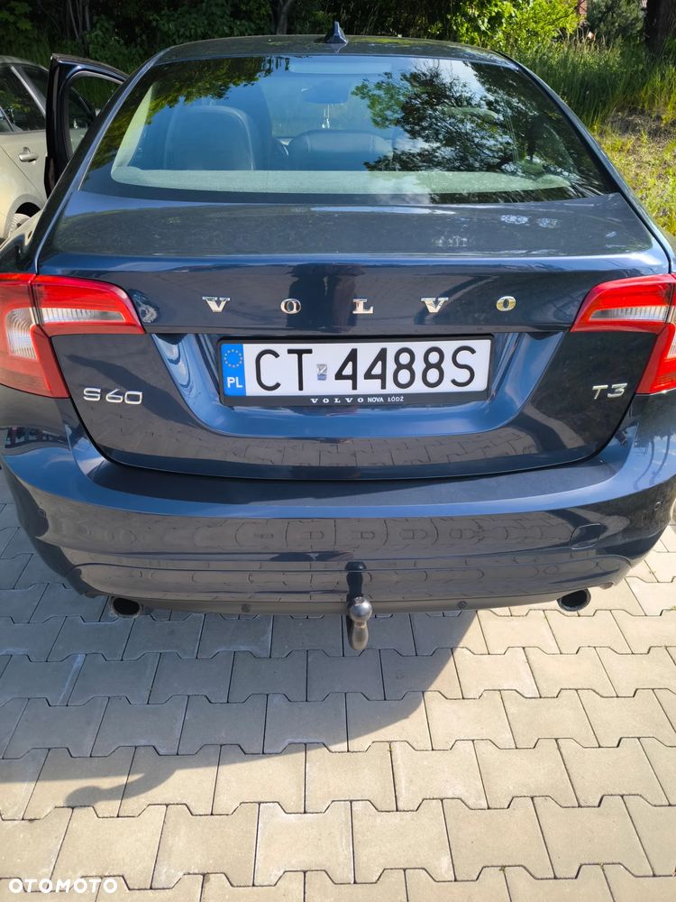 Volvo S60 T3 Momentum - 4
