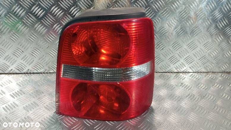 LAMPA PRAWA TYLNA VOLKSWAGEN TOURAN - 1