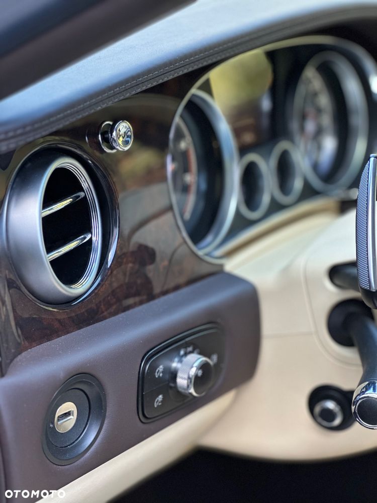 Bentley Flying Spur W12 - 17