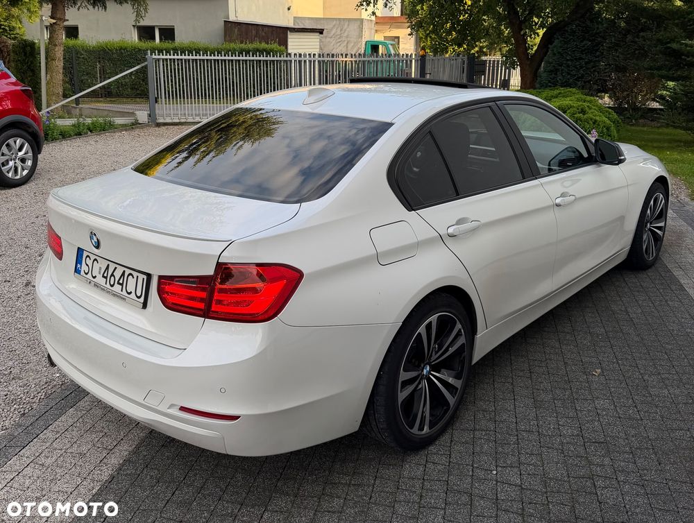 BMW Seria 3 318d Luxury Line - 10