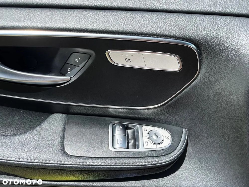 Mercedes-Benz Klasa V 300 d extralang 9G-TRONIC Avantgarde - 17