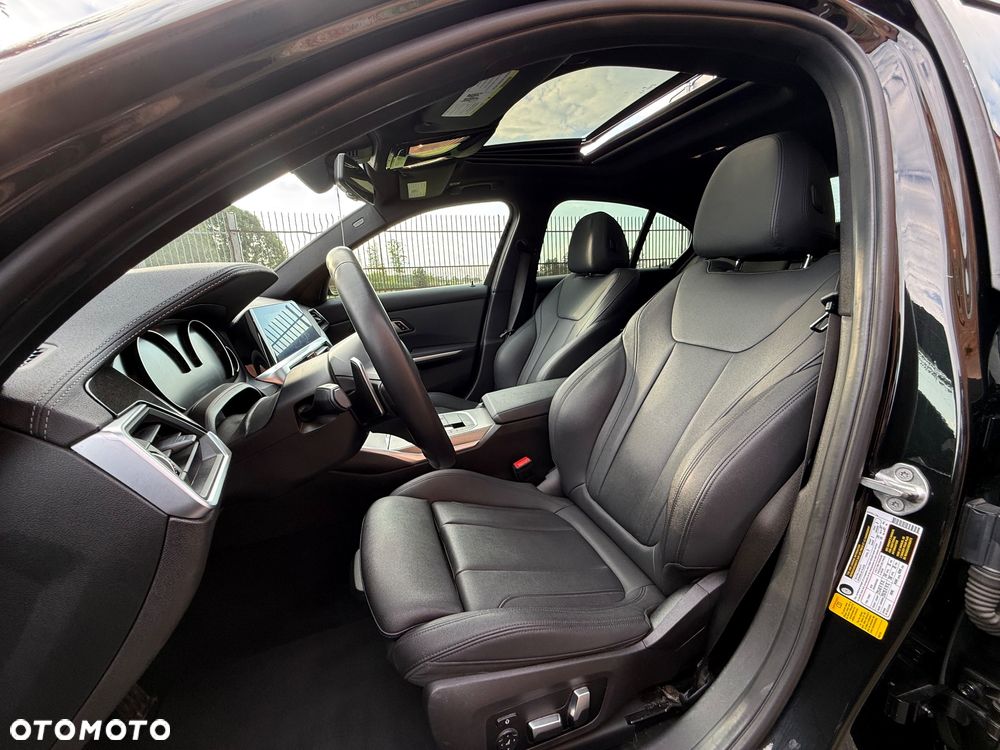 BMW Seria 3 330i M Sport sport - 9