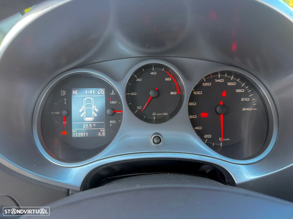 SEAT Leon 1.6 TDI ECOMOTIVE Sport Start/Stop - 33