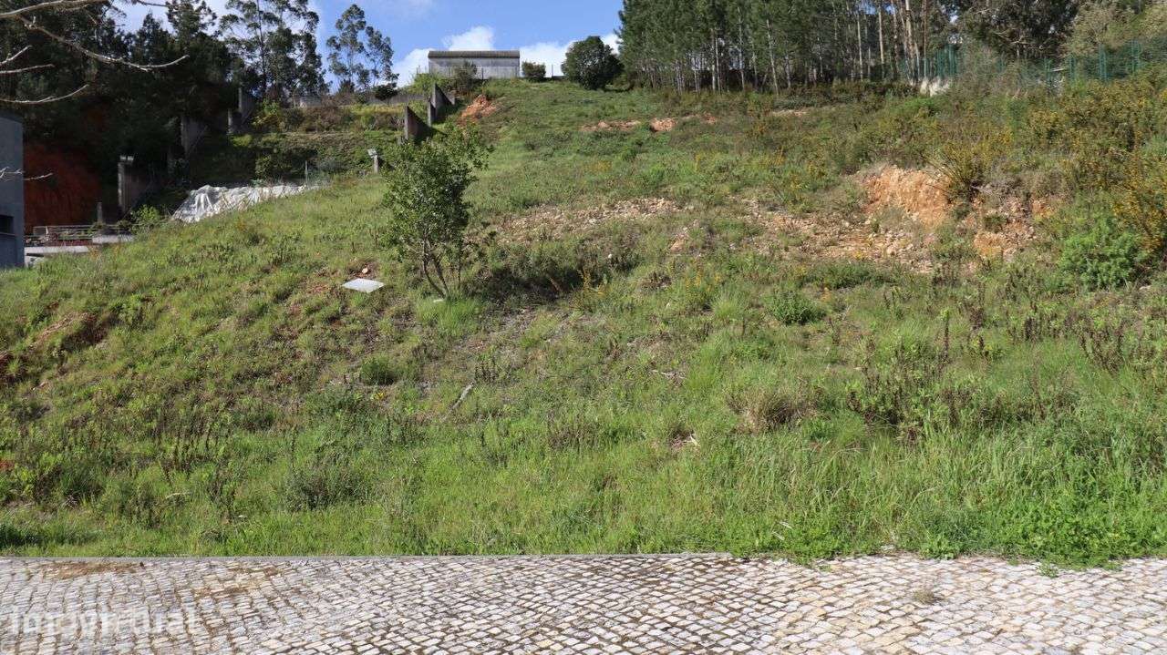 Terreno de 1379m2 com área de construção de 300m2 - Grande imagem: 3/11