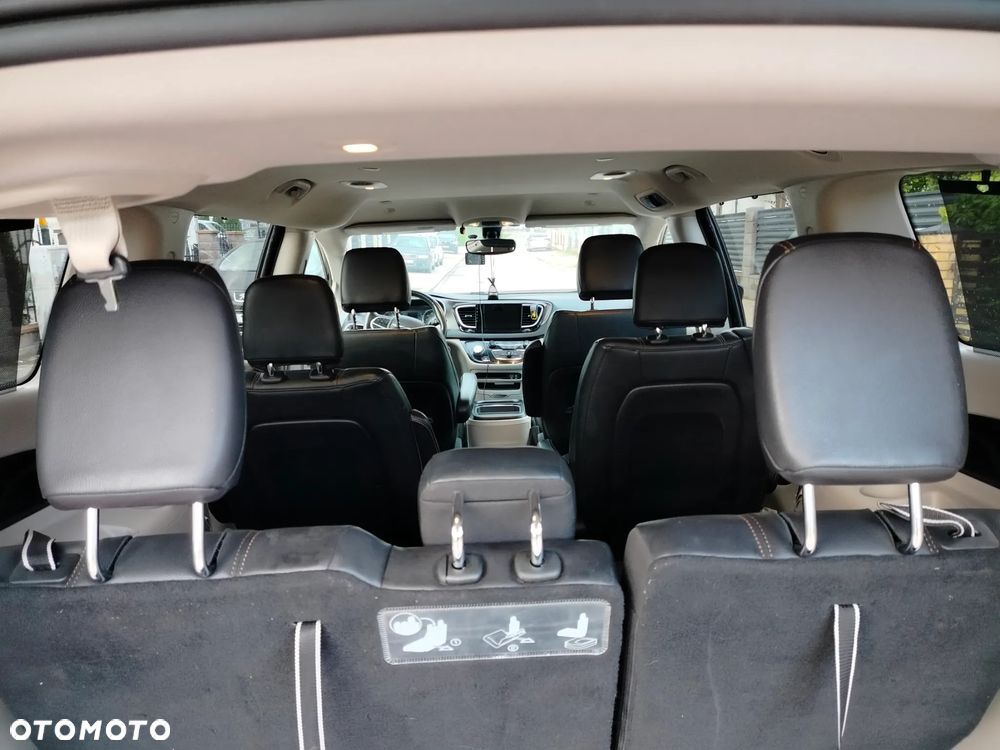 Chrysler Pacifica - 13