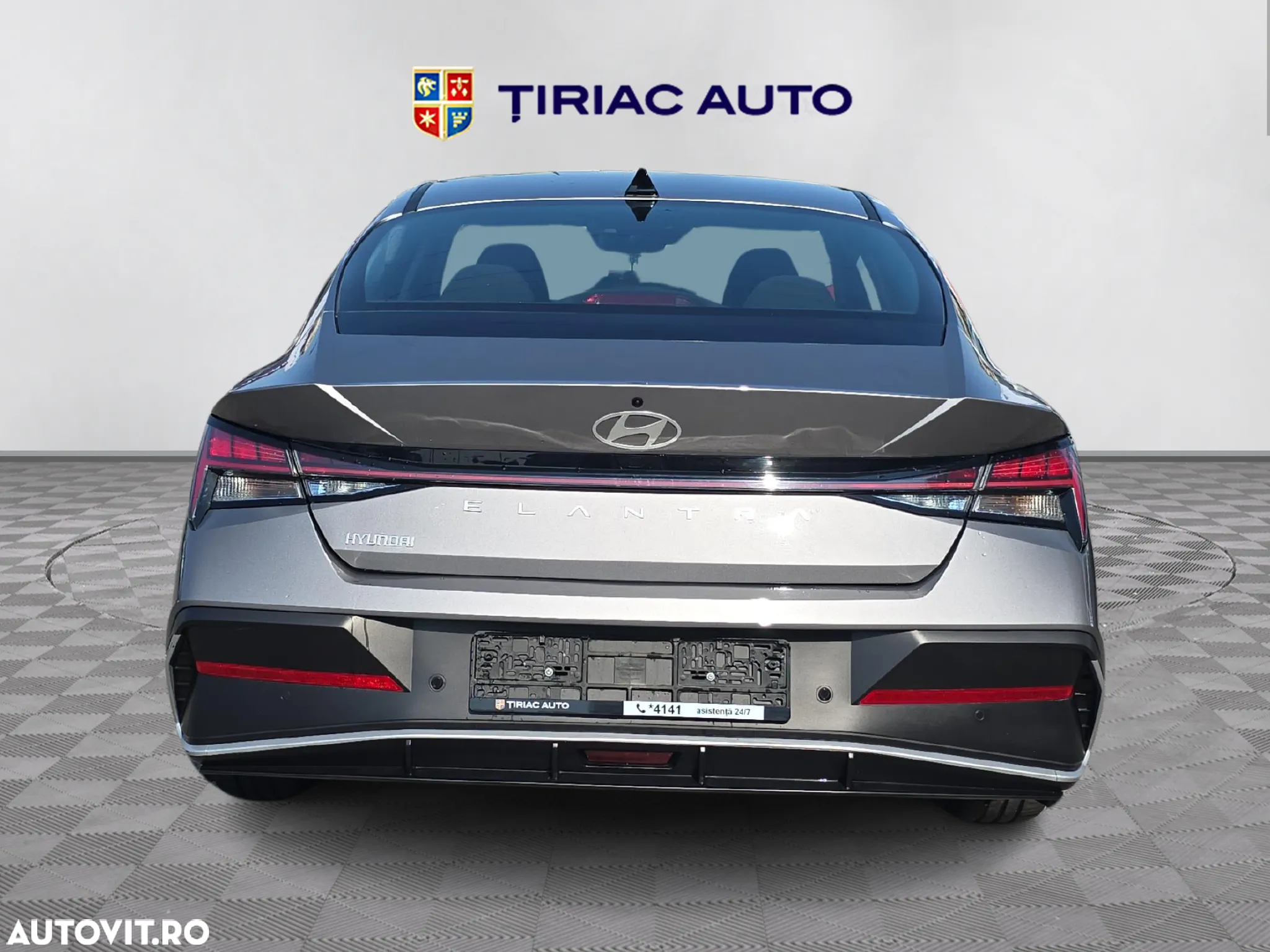 Hyundai Elantra - 4