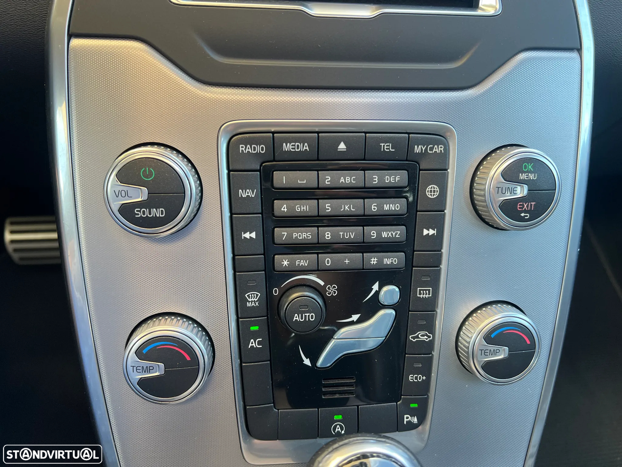 Volvo XC 70 2.0 D4 Summum Dynamic Geartronic - 25