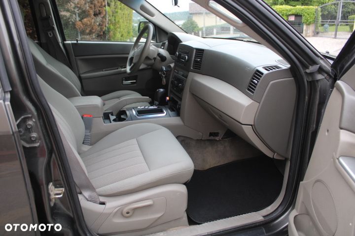 Jeep Grand Cherokee - 10