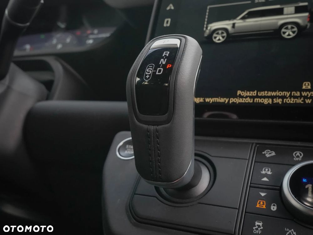 Land Rover Defender 3.0 D250 mHEV X-Dynamic SE - 17