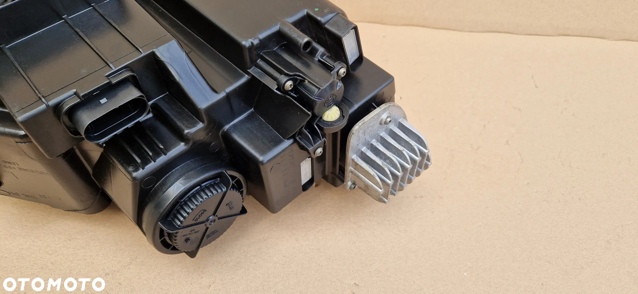LAMPA LEWA REFLEKTOR SEAT ATECA 575 16- FULL LED - 9