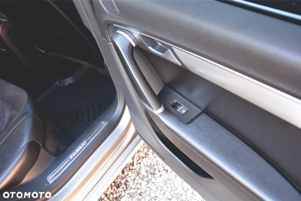 Volkswagen Passat 2.0 TDI Highline DSG - 12