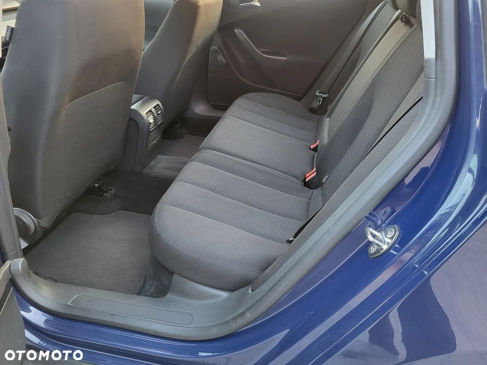 Volkswagen Passat 2.0 TDI Comfortline DSG - 12