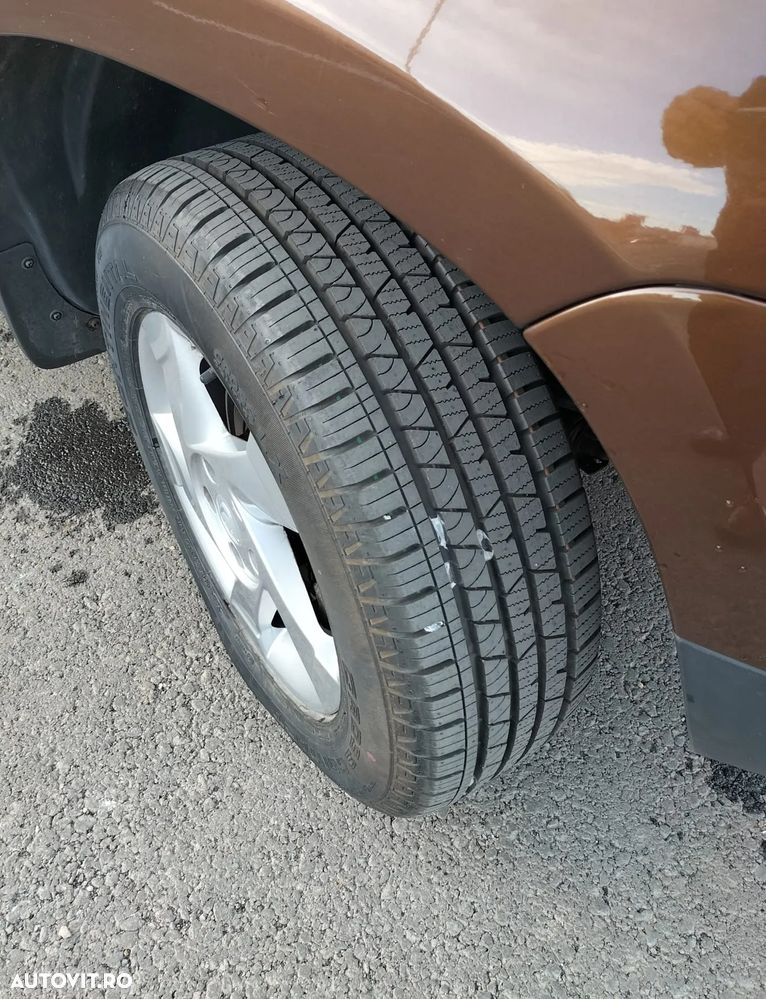 Dacia Duster 1.6 16V 4x4 Laureate - 5