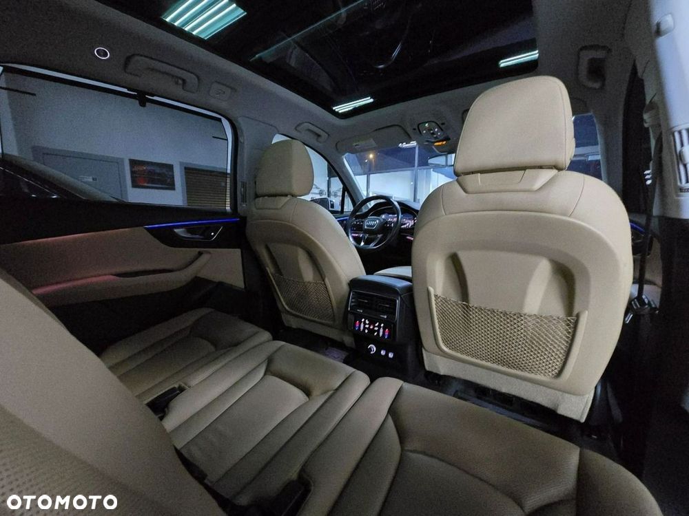Audi Q7 - 25