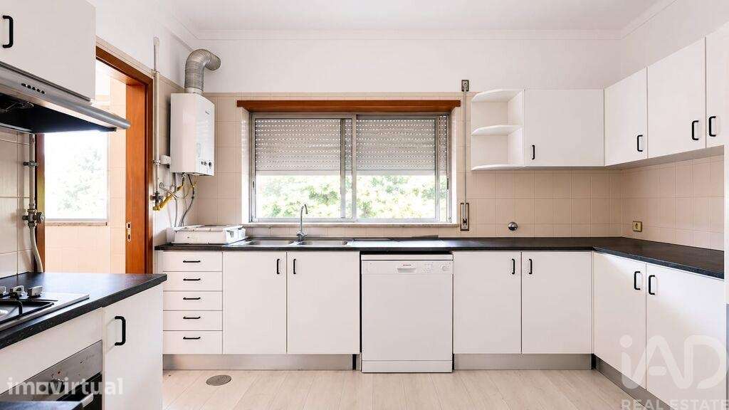 Apartamento T2 em Santo António dos Olivais de 3,64 m2 - Grande imagem: 2/34