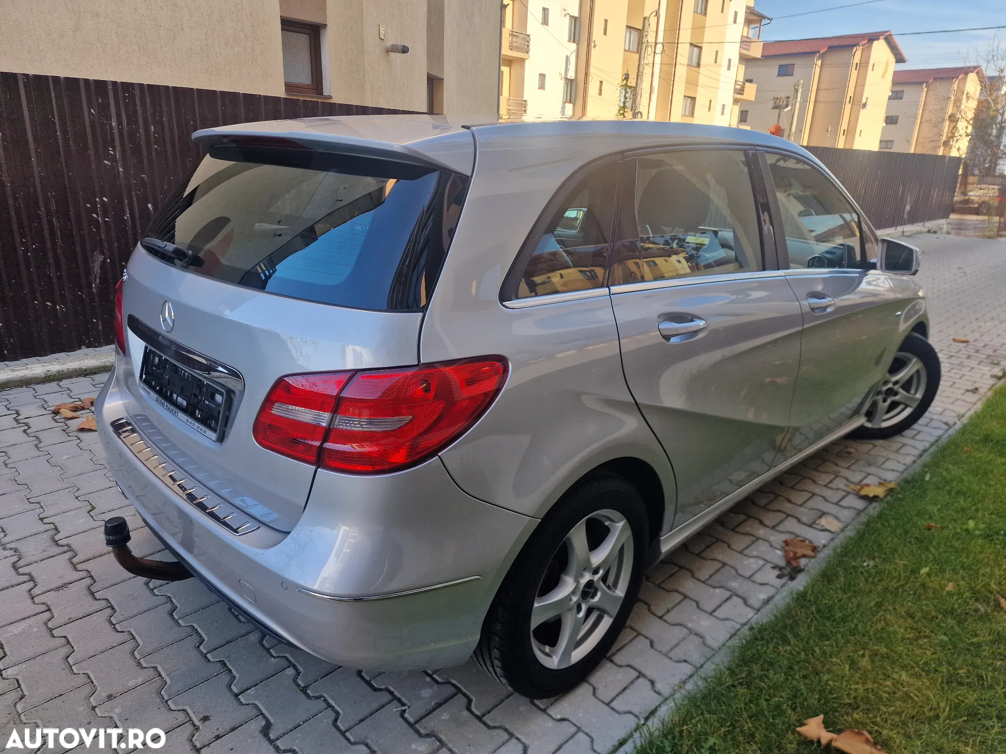 Mercedes-Benz B 180 (BlueEFFICIENCY) 7G-DCT - 2