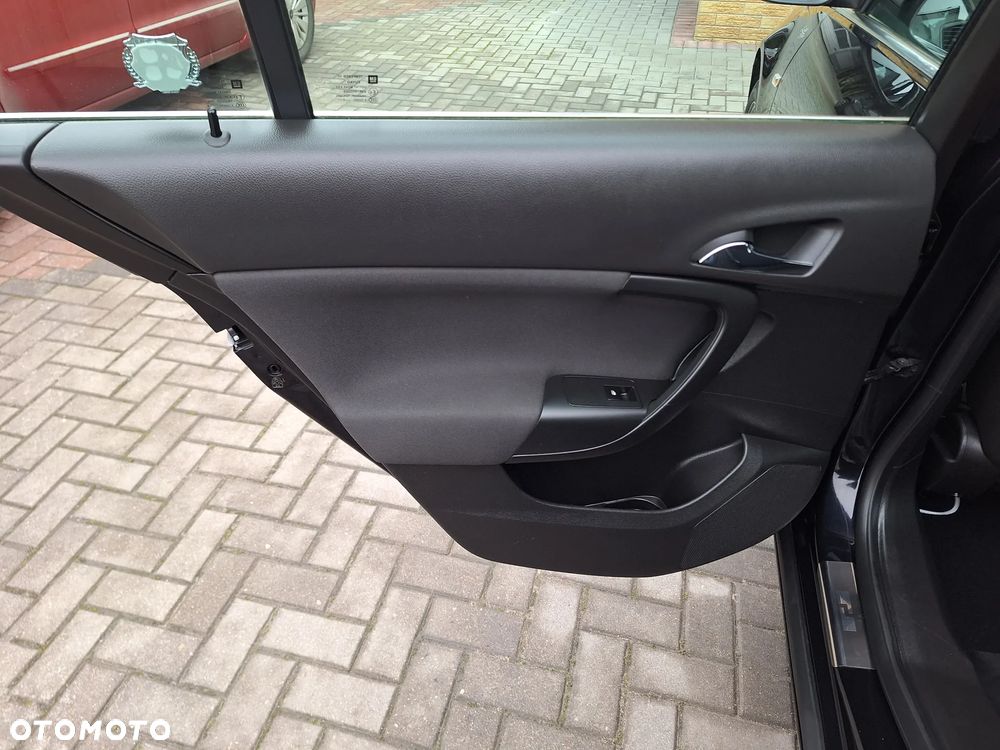 Opel Insignia 1.8 Cosmo - 24