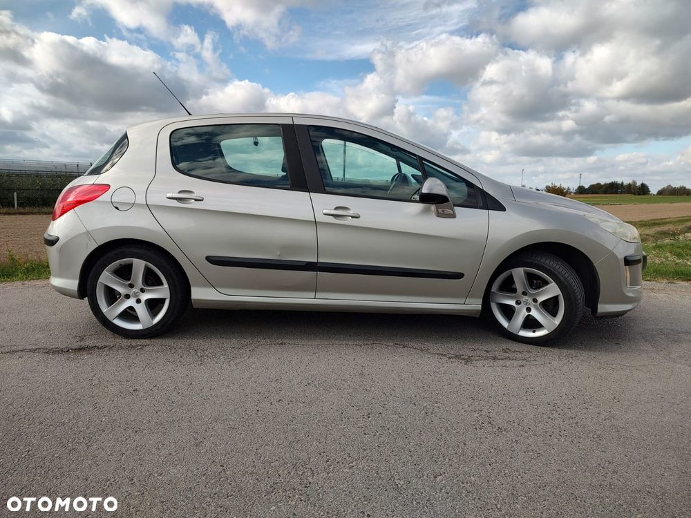 Peugeot 308 2008 photo 3