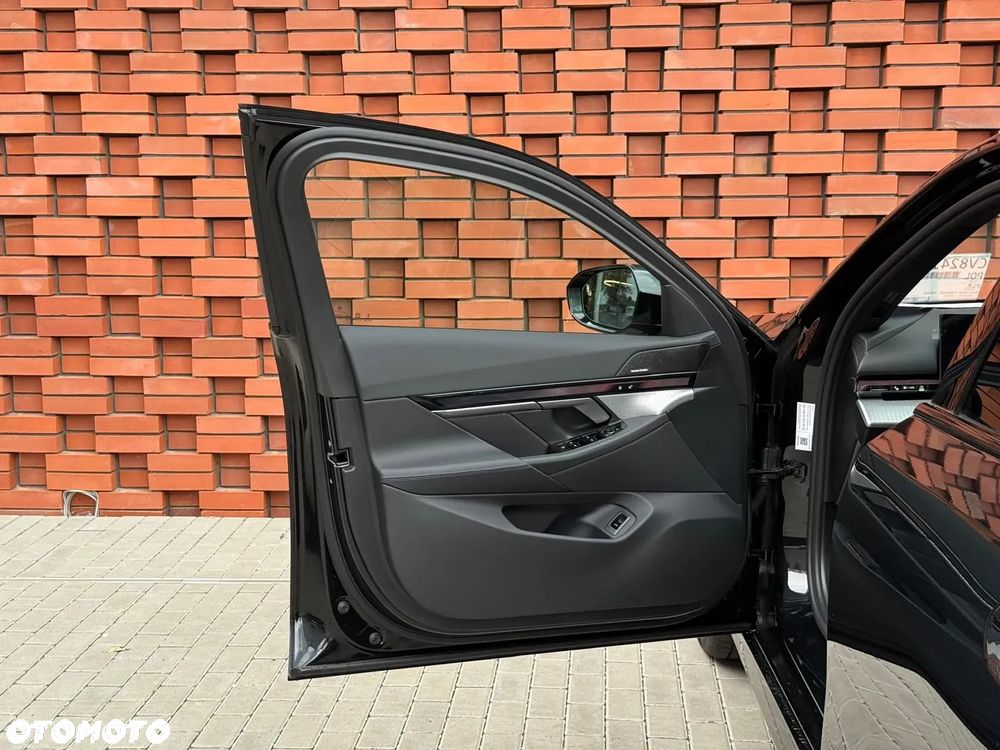 BMW Seria 5 520d mHEV - 8