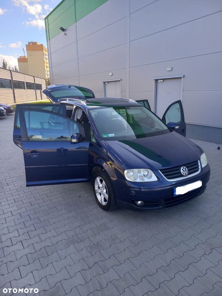 Volkswagen Touran - 22